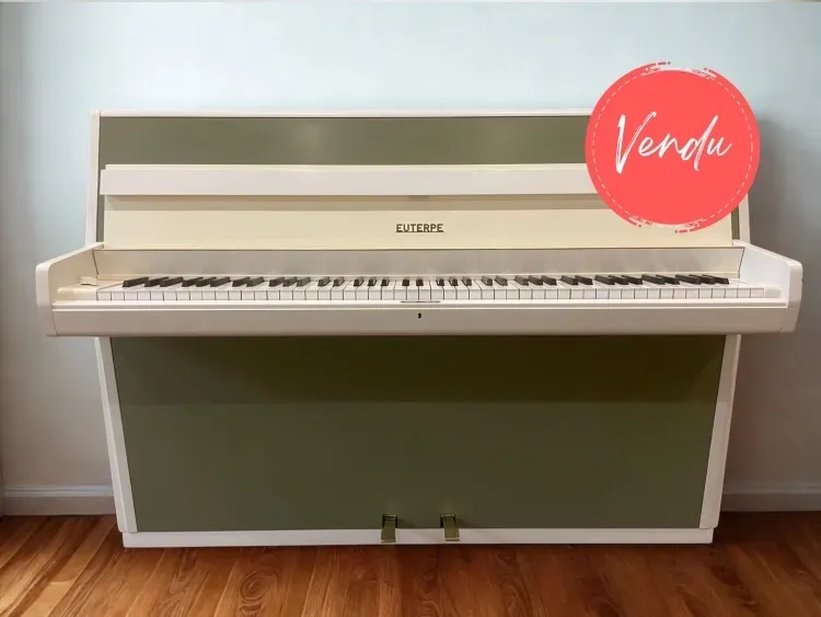 EUTERPE 104 Vert Sauge Ivoire Piano droit occasion allemand